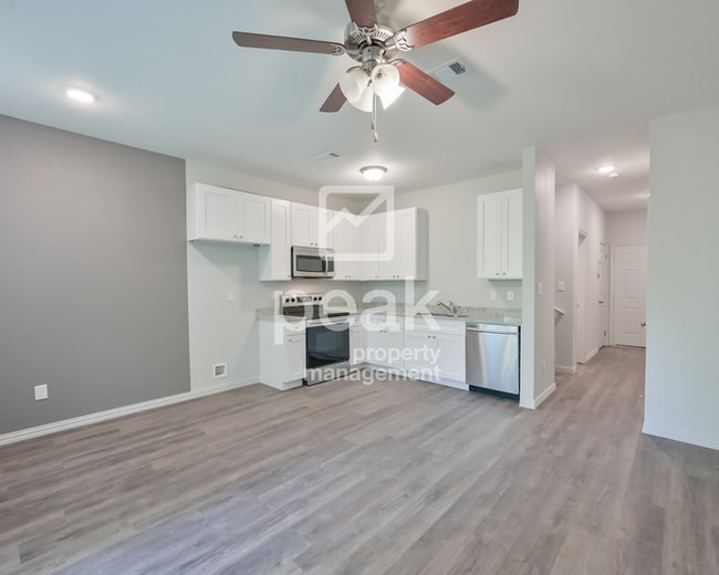 Building Photo - $1450! BEAUTIFUL 2 Bedroom in FORT WORTH!