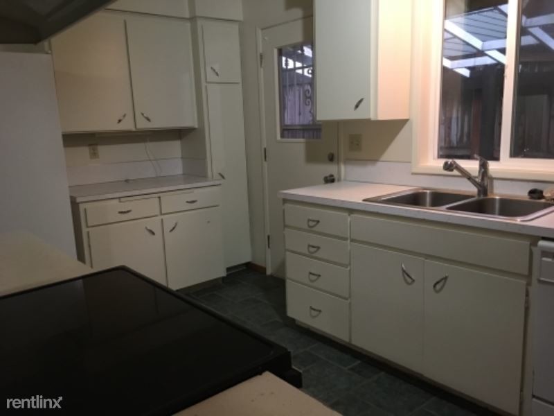 Foto principal - 717 83rd Ave SE