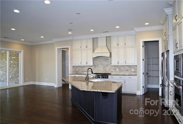 Building Photo - 1209 Ladera Dr