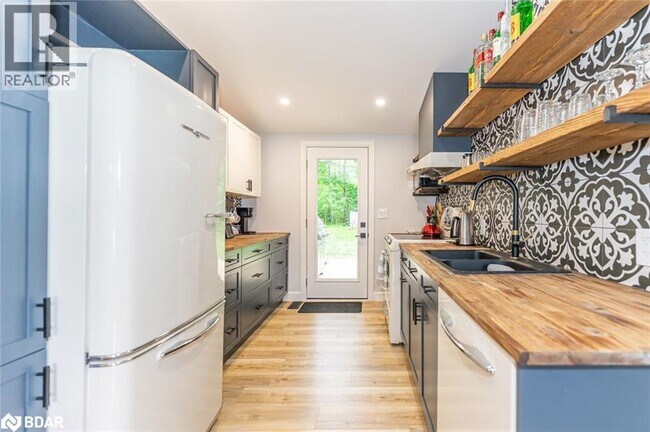 Photo du bâtiment - 3566 Bayou Rd