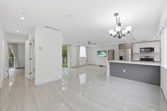 Foto del edificio - 714 NE 14th Ave