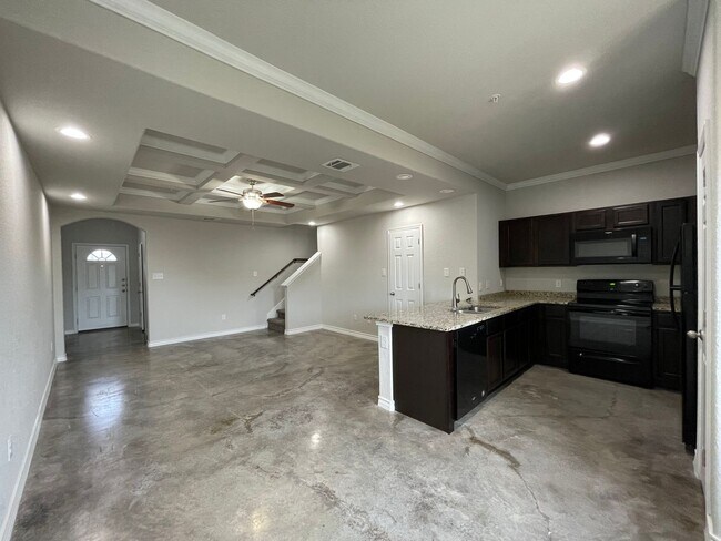 Foto del edificio - Townhome for rent