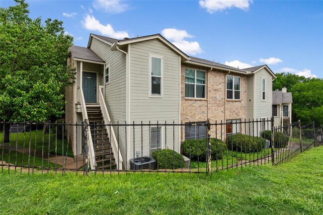 Building Photo - 2450 Wickersham Ln