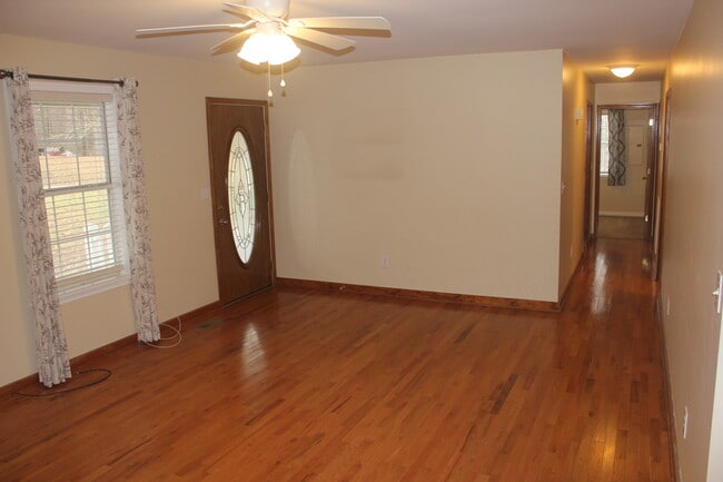 Foto del edificio - 190 Sheep Ranch Rd SE