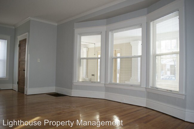 Foto del edificio - 644 Fuller Ave SE