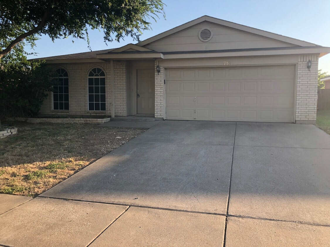 Foto principal - 748 Eagle Dr