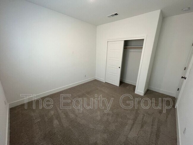 Building Photo - 135 E Taylor Ave