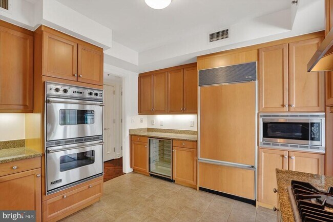 Building Photo - 1155 23rd St NW
