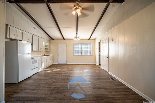 Building Photo - 4 Fulmer Ln