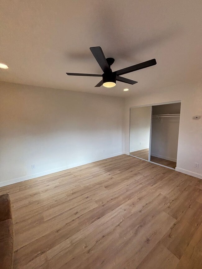 Building Photo - 1 Bedroom 1 Bathroom Studio in Pacific Beach.