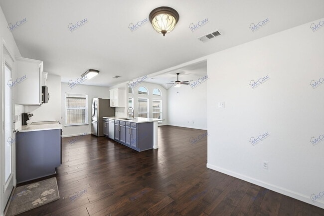 Building Photo - 328 Meadow View Ln