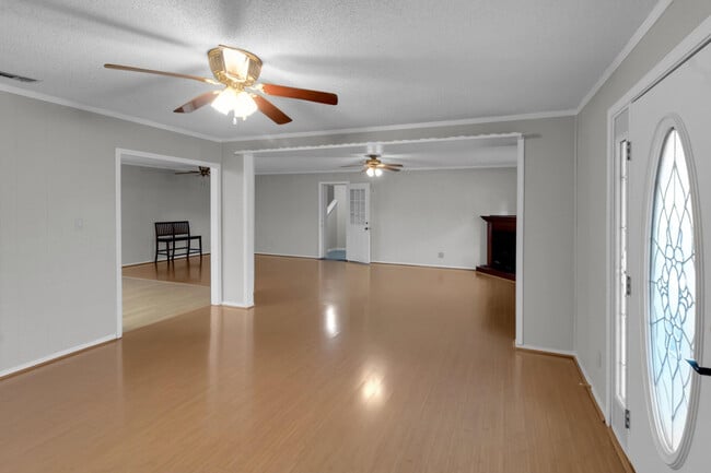 Foto del edificio - 300 Wildwood St