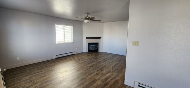 Building Photo - Update 3 bed/2 bath in Orchard mesa