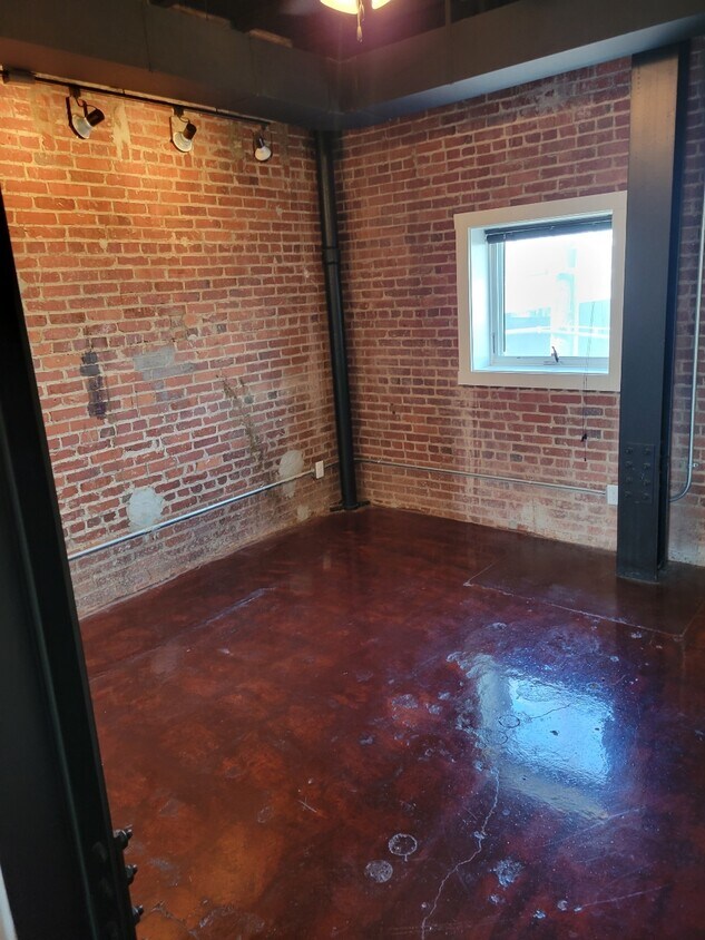 120 N Indian Alley Unit 200, Winchester, VA 22601 120 N Indian Alley
