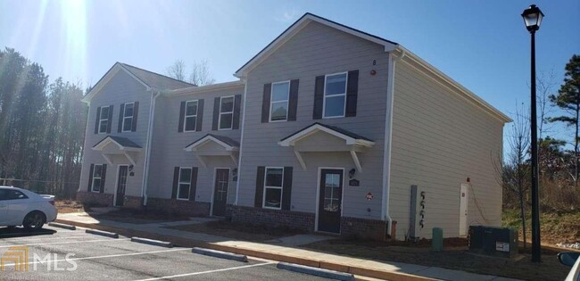 Building Photo - 4390 McClure Dr
