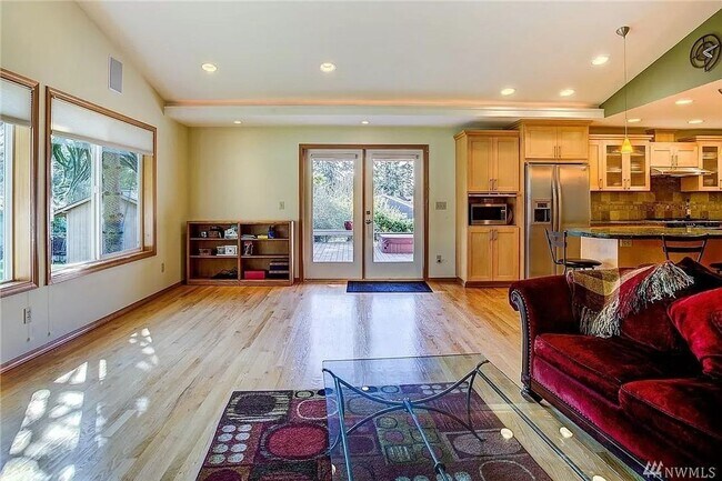 Foto del edificio - Beautiful and bright 3 bed / 2 bath rambler for rent!