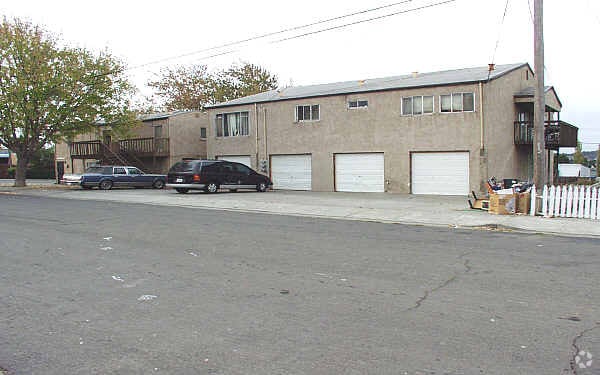 Building Photo - 133-141 Chase St