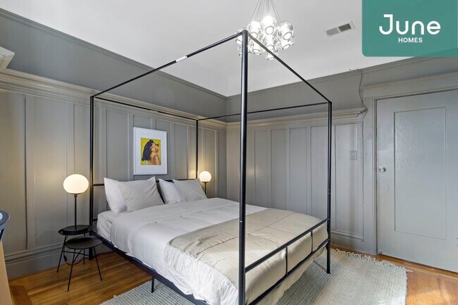 Foto del edificio - ROOM ONLY in 5-bed/1.5-bath Home