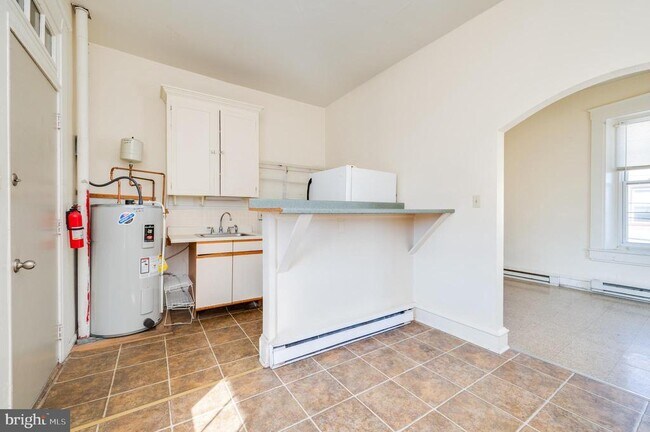 Foto del edificio - 302 W Main St