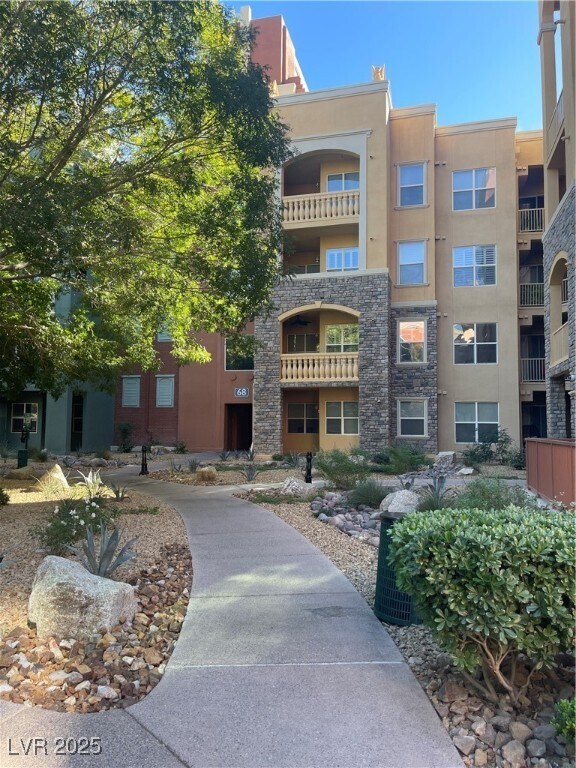 Building Photo - 68 E Serene Ave