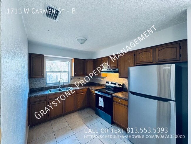 Building Photo - Unit B: 2-Bedroom Unit with Section 8 Pref...