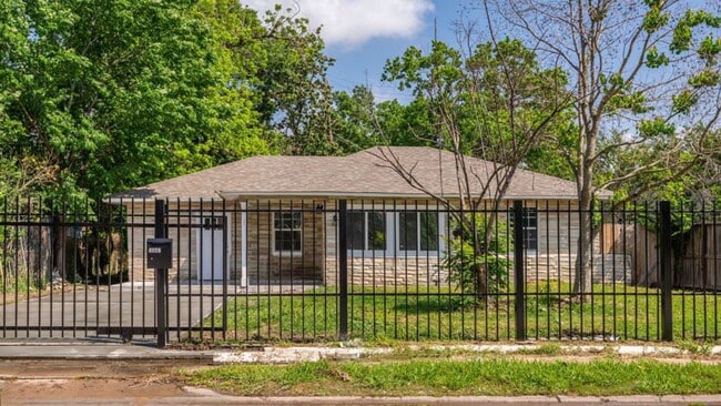 Building Photo - 5647 Belarbor St
