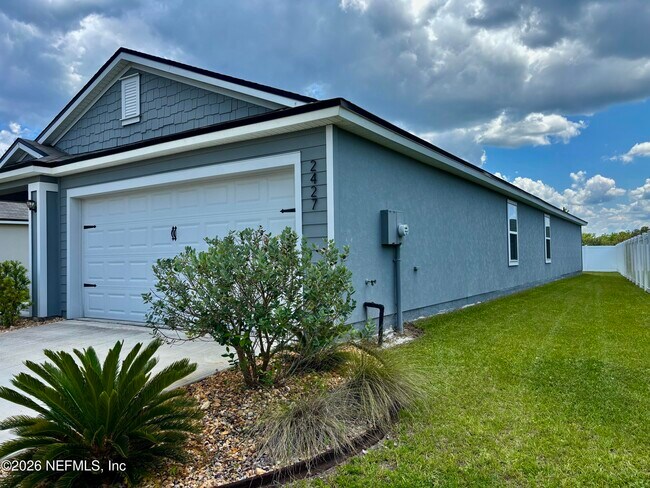 Foto del edificio - 2427 Falling Star Ln