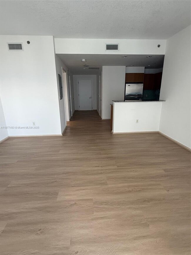 Building Photo - 1050 Brickell Ave