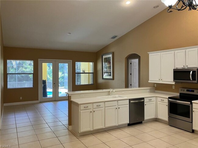 Building Photo - 8766 Tropical Ct