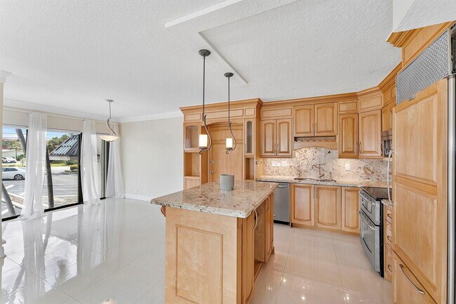 Building Photo - 1839 Middle River Dr