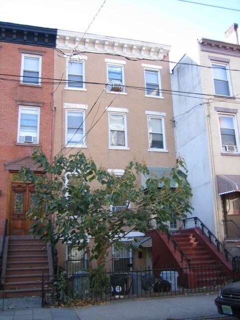 Foto principal - 236 Garden St