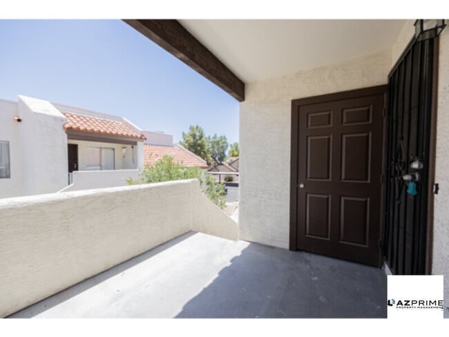 Building Photo - Feel Right at Home in This Cozy, Updated 1...
