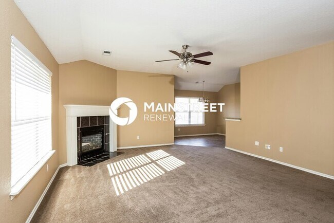 Foto del edificio - 3 Bedroom Pet-Friendly Home in Yukon, OK w...