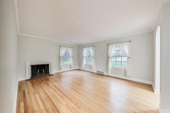 Foto del edificio - 537 N Washington St