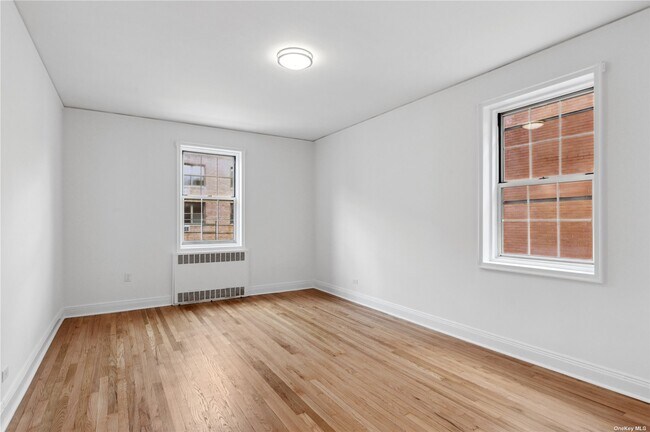 Building Photo - 102-40 67th Dr