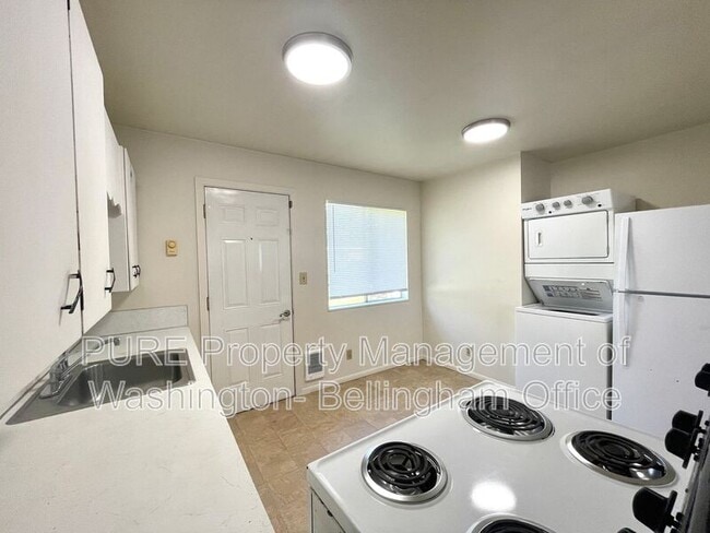 Building Photo - 5088 La Bounty Dr
