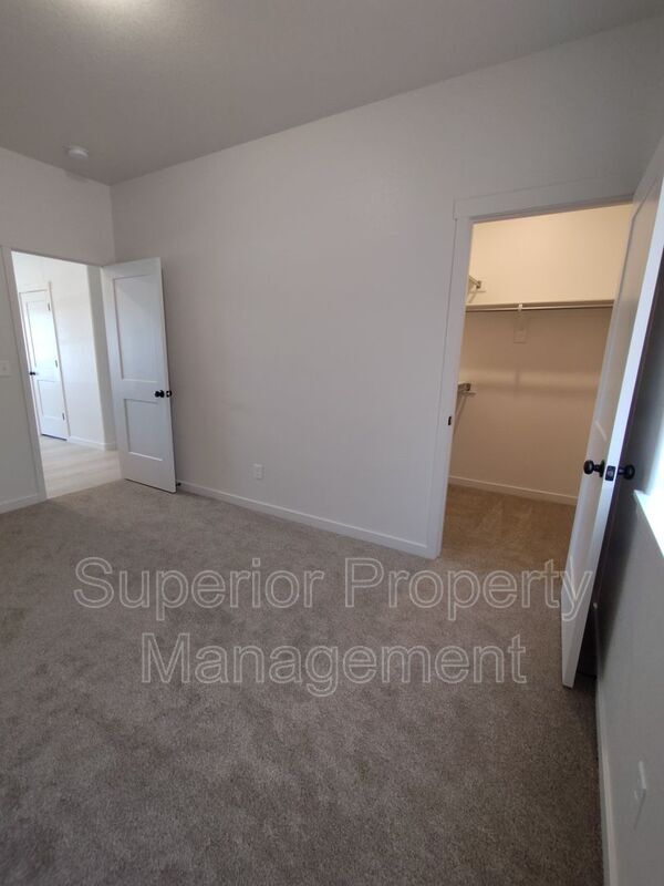 Foto del edificio - 1536 Carol Ann Wy