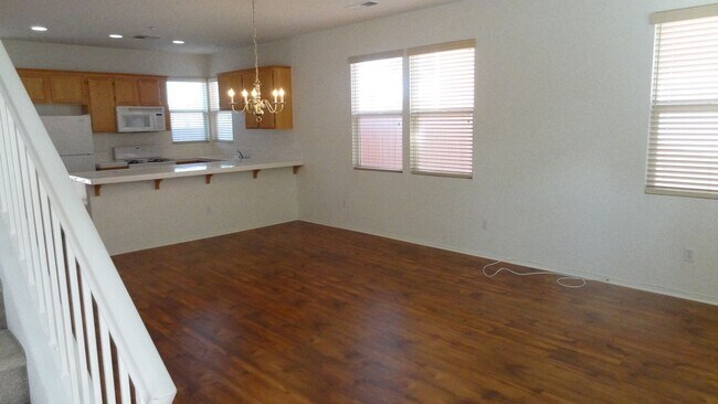 Foto del edificio - Beautiful Loma Linda Home with 3 Master Bedrooms with own Bathrooms