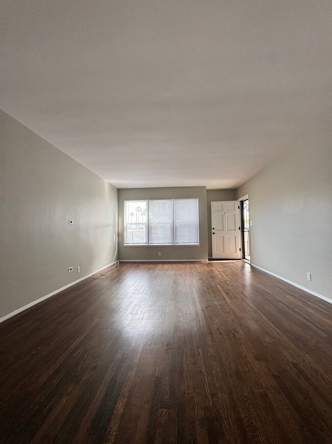 Interior Photo - 12556 Washington Blvd