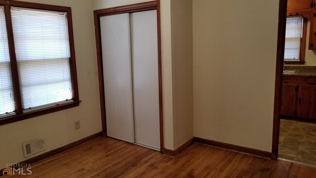 Building Photo - 151 Russell St