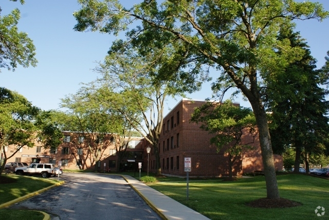 Building Photo - Sage Crest Apartments