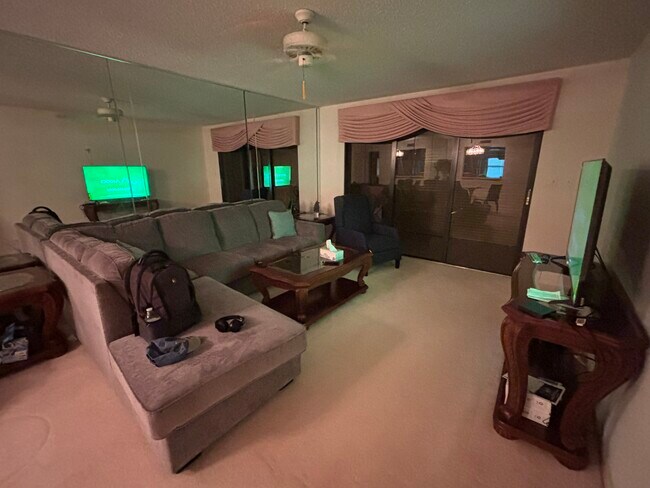 Foto del edificio - 5400 Park St N