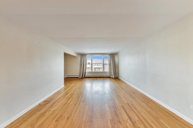 Foto del edificio - 5313 W Devon Ave