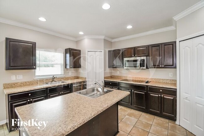 Building Photo - 10286 Magnolia Hills Drive