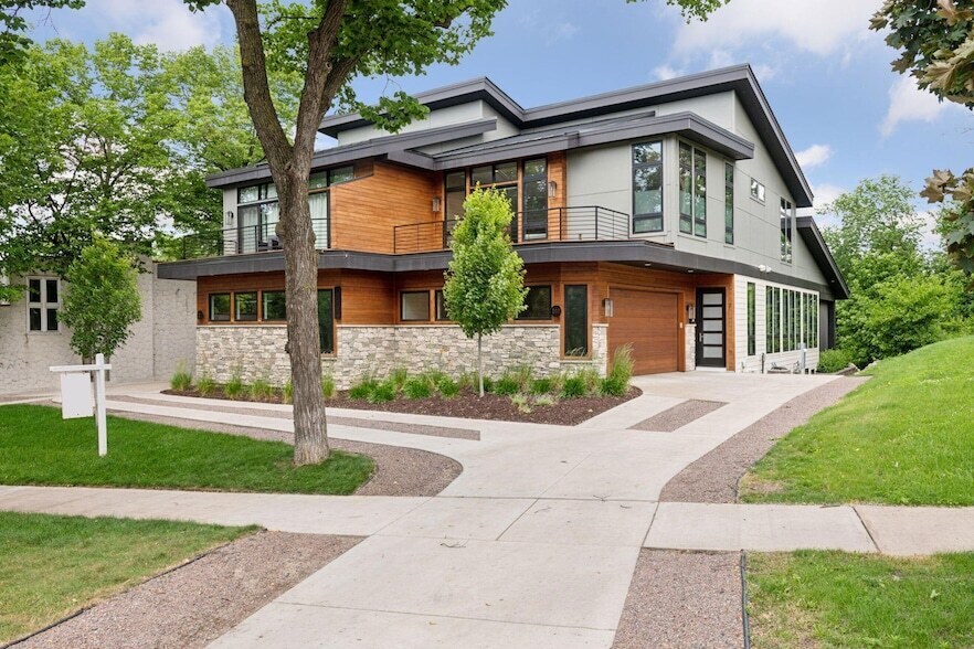 Foto principal - 1726 Kenwood Pkwy