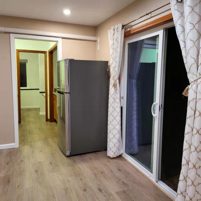 Building Photo - 1871 Peach Pl