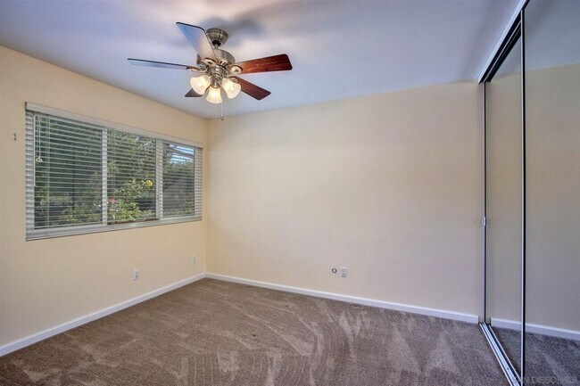 Building Photo - 6244 Rose Lake Ave