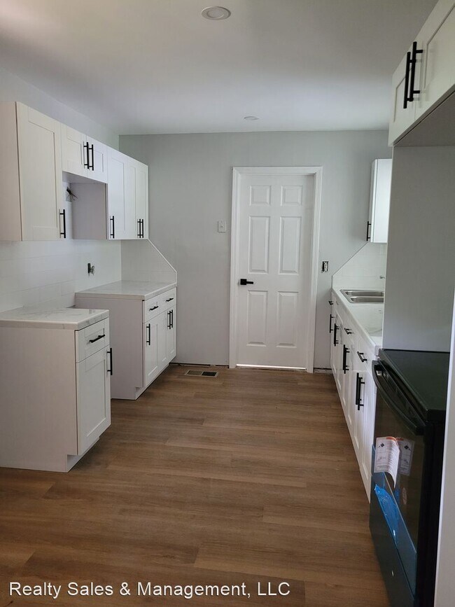 Foto del edificio - 3 br, 1 bath House - 405 Cummins Street
