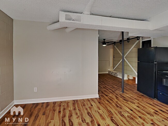 Foto del edificio - 1729 Morehead Ave