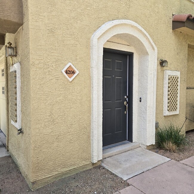 Building Photo - 601 Menaul Blvd NE Unit 4206